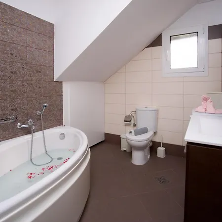 Kazarma Luxury At Klismata Village 8 Guests Дом отдыха